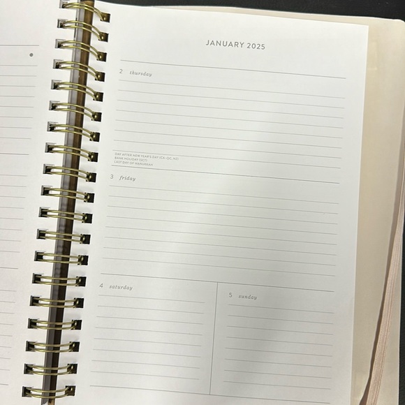 Brand new Paper Source 2024 12 month Planner - Picture 7 of 8